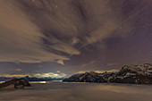 Nebel in der Nacht über Pfronten, Allgäu, Deutschland