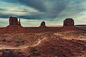 West Mitten Butte, East Mitten Butt and Merrick Butte, Monument Valley, Arizona, Utah, USA, North America