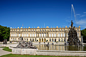 Springbrunnen mit Schloss Herrenchiemsee, Herrenchiemsee, Chiemsee, Oberbayern, Bayern, Deutschland