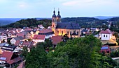 Abend, Blick auf Basilika und Burg, Gößweinstein, Fränkische Schweiz, Oberfranken, Bayern, Deutschland