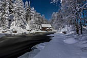 Myllykoski, die alte Mühle am Kitkajoki-Fluss im Oulanka-Nationalpark (Juuma, Kuusamo, Lappland, Finnland, Europa)