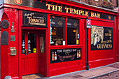 The Temple Bar pub, Temple Bar, Dublin, Ireland.