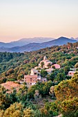 Frankreich, Corse-du Sud (2A), Region Prunelli, Wanderweg Mare e Monti Sud, zwischen Porto Pollo und Coti-Chiavari, Dorf Coti-Chiavari