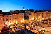 Frankreich, Bouches du Rhone, Aix en Provence, Forum des Cardeurs