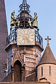 Frankreich, Côte d'Or, Dijon, von der UNESCO zum Weltkulturerbe gehörendes Gebiet, Notre-Dame-Kirche, Jacquemart-Uhr