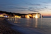 France, Seine Maritime, Pays de Caux, Cote d'Albatre (Alabaster Coast), Etretat, the beach, the Aval cliff, the Arch and the Aiguille (Needle) d'Aval