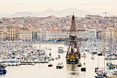 France, Bouches du Rhone, Marseille, Vieux-Port (Old Harbour) the replica Hermione leaves Marseille after a 4 days mooring from 12 to 15th april 2018 leaves Marseille on the 16th