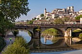 Frankreich, Gers, Auch, Haltestelle El Camino de Santiago, Pont de la Treille, Tour d'Armagnac und Kathedrale Sainte Marie