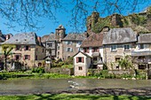 Frankreich, Correze, Auvezere-Tal, Segur le Château mit der Bezeichnung Les Plus Beaux Villages de France (Die schönsten Dörfer Frankreichs)