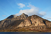 Felseninsel Fugloy (Fugloya), Soerarnoey, Provinz Nordland, Distrikt Salten, Norwegen, Europa
