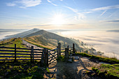 Hope Valley mit Wolkeninversion, Nationalpark Peak District, Derbyshire, England, Vereinigtes Königreich, Europa