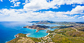 Luftpanorama durch Drohne von Galleon Beach und English Harbour, Antigua, Antigua und Barbuda, Inseln über dem Winde, Westindische Inseln, Karibik, Mittelamerika