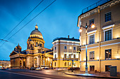 Außenansicht der Isaakskathedrale bei Nacht, UNESCO-Weltkulturerbe, St. Petersburg, Oblast Leningrad, Russland, Europa