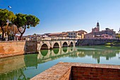 Die Brücke des Tiberius, Rimini, Emilia Romagna, Italien, Europa