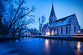 Blautopf und Kloster von Blaubeuren, Alb-Donau Kreis, Baden-Württemberg, Deutschland