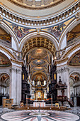 St. Paul's Cathedral, the quire (choir) and high altar showing mosaics by William Blake Richmond and wood carving by Grinling Gibbons, London, England, United Kingdom, Europe
