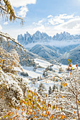 Winter snow, St. Magdalena village, Geisler Spitzen, Val di Funes, Dolomites mountains, Trentino-Alto Adige, South Tyrol, Italy