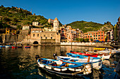 Santa Margheritte de Antiochia Kirche und Hafen, Vernazza, Cinque Terre, UNESCO-Weltkulturerbe, Ligurien, Italien, Europa