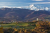 France, Hautes Pyrenees, Capvern, Pic du Midi de Bigorre, Mauvezin village and castle