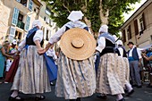 France, Alpes de Haute Provence, Verdon Regional Nature Park, lavender festival in Valensole, traditional Proven?al dance