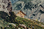 Berghütte bei den Drei Zinnen in den Sextner Dolomiten, Südtirol, Italien, Europa