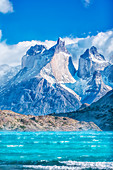 Ansicht der Hörner der Paine-Berge und des Pehoe-Sees, Nationalpark Torres del Paine, Chile, Südamerika