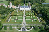 Frankreich, Calvados, Saint Gabriel Brecy, das Schloss und die Gärten von Brecy (Luftaufnahme)