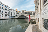 View of the Rialto Bridge over the Grand Canal, Venice, Italy.