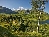 Hütte am Holmevatnet, Storefjellet, Gaularfjellet, Vestland, Norwegen