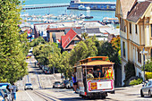Powell-Hyde line cable car, San Francisco, California, United States of America, North America