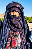 Traditional dressed Tuareg, Oasis of Timia, Air Mountains, Niger, Africa