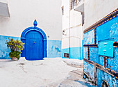 Blaue Straße in Kasbah der Udayas, Rabat, Rabat-Verkauf-Kenitra-Region, Marokko, Nordafrika, Afrika