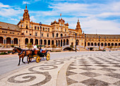 Pferdekutsche an der Plaza de Espana de Sevilla (Spanien-Platz), Sevilla, Andalusien, Spanien, Europa