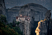 Sonnenaufgang auf Roussanou (St. Barbara) Kloster, Meteora, UNESCO-Weltkulturerbe, Thessalien, Griechenland, Europa