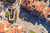Portugal, Porto, Luftbild von Stadtgebäuden und Square