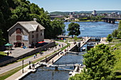 Blick über die Rideau-Schleusen am Rideau-Kanal, Ottawa, Ontario, Kanada, Nordamerika