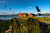 Rotes Bootshaus, Insel Leka, Norwegen