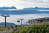 Seilbahn, Vom Fagernesfjell hat man einen tollen Blick auf den Ofotfjord und, Narvik, Norwegen