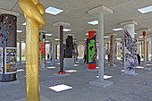 Kunstprojekt STOA169, eine Säulenhalle wurde initiiert von Bernd Zimmer, Polling, Pfaffenwinkel, Oberbayern, Bayern, Deutschland