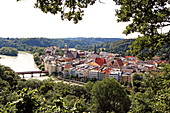 Blick über den Inn und Wasserburg, Innviertel, Oberbayern, Bayern, Deutschland