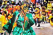 Frau trägt Karnevalskostüm, Karneval von Oruro, Oruro, Bolivien, Südamerika