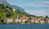 Aussicht auf Bellagio am Comer See von der Seeseite gesehen, Lombardei, Italien 
