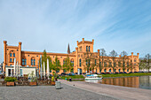 Innenministerium von Mecklenburg- Vorpommern am Pfaffenteich, Schwerin, Mecklenburg Vorpommern, Deutschland