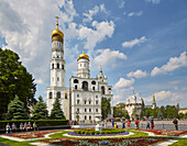 Blick über den Ivanovskaya Platz zum Glockenturm Ivan der Große im Kreml in Moskau . Moskva, Moskau-Wolga-Kanal, Russland, Europa