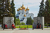 Eternal Flame and Dormition Cathedral in Yaroslavl, Unesco World Heritage, Volga, Golden Ring, Yaroslavl Oblast, Russia, Europe