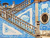Treppe mit Fliesen verziert, Palacio de Estoi, Estoi, Algarve, Portugal