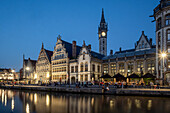 Historisches Zentrum von Gent am Abend,  Ganslei Kai, Rathaus der Vrije Schippers, mittelalterliche Häuser, Gent, Flandern, Belgien, Europa