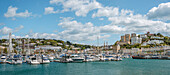 Aussicht über den Hafen und Marina von Torquay, Torbay, England, UK