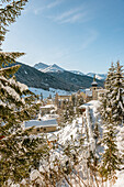 Stadtansicht von Davos im Winter, Graubünden, Schweiz
