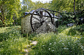 Frankreich, Bretagne, Finistere Sud, alte steinerne Wassermühle